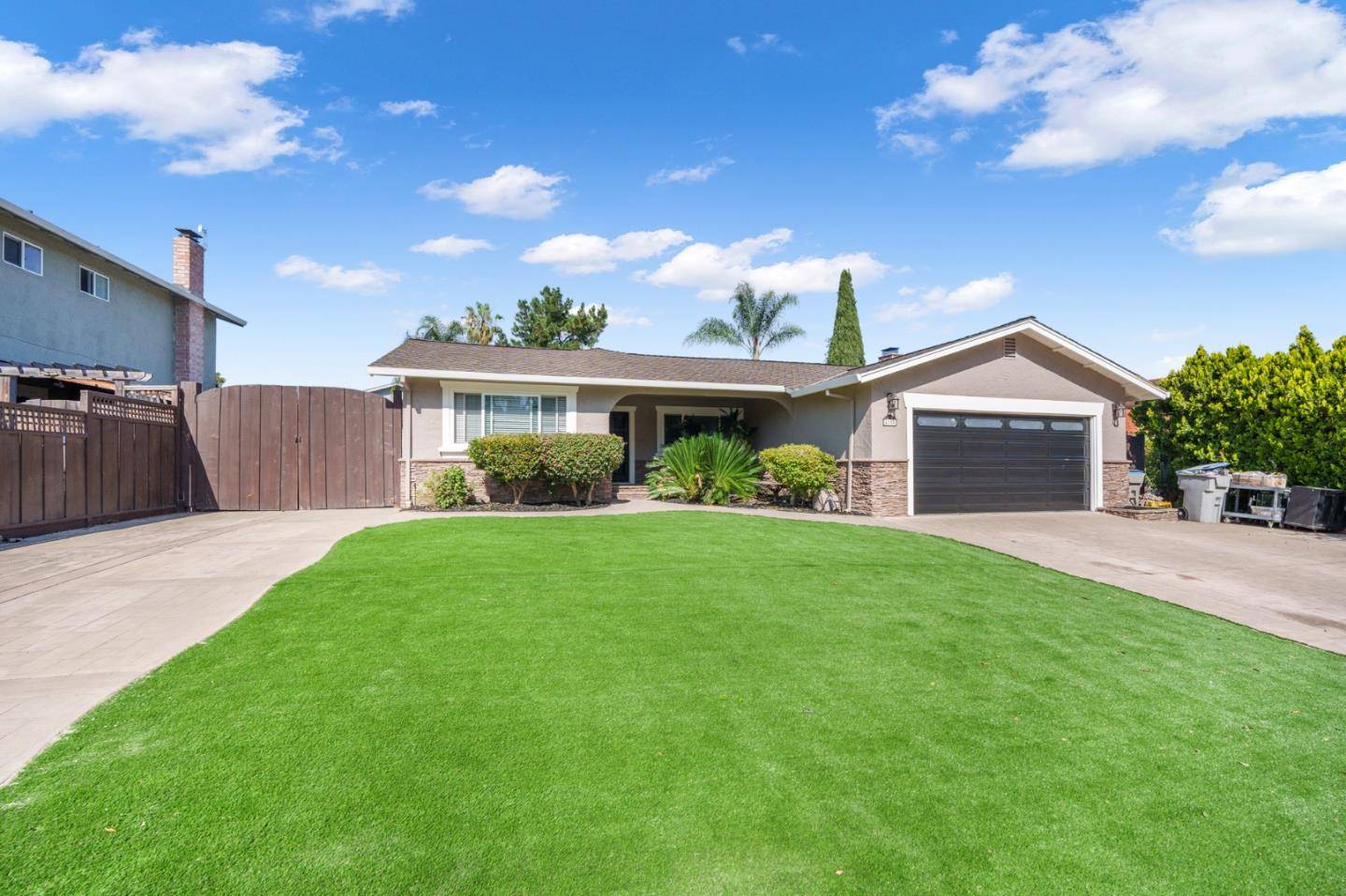 San Jose, CA 95121,4115 Loganberry DR
