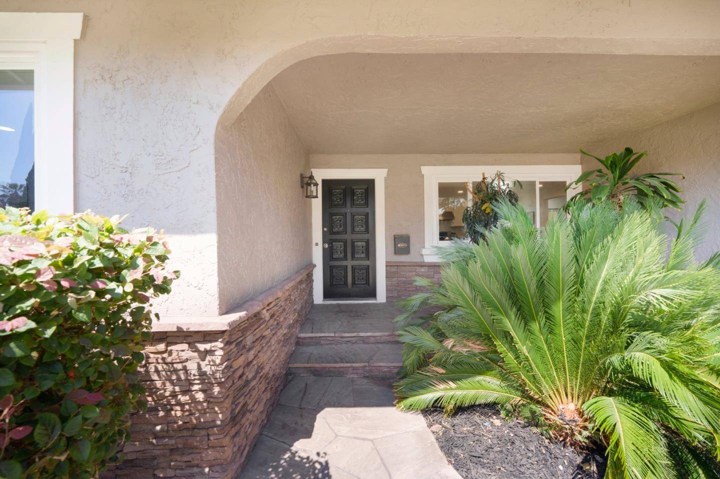 San Jose, CA 95121,4115 Loganberry DR