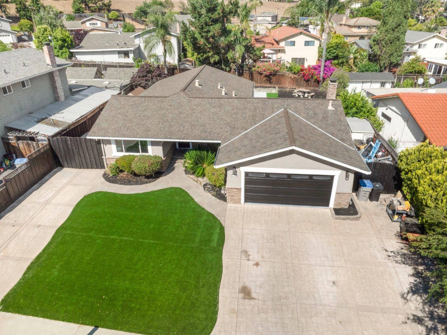 San Jose, CA 95121,4115 Loganberry DR