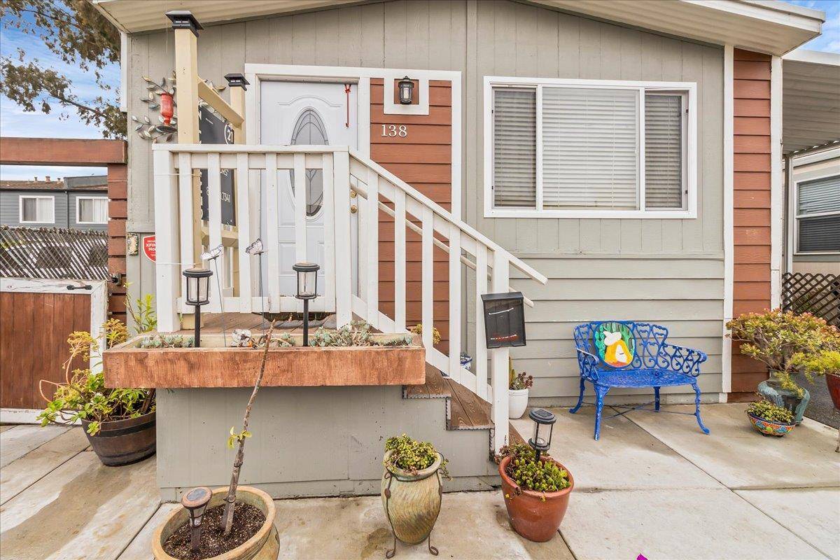 Salinas, CA 93906,20 Russell Rd ST 138