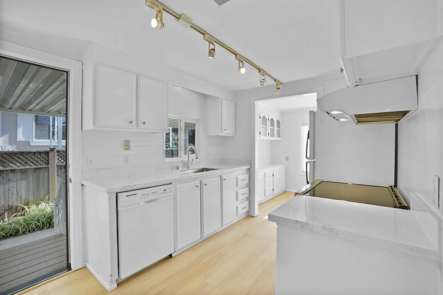 Half Moon Bay, CA 94019,7 Seashell CIR 7