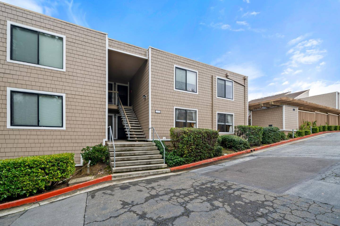 San Mateo, CA 94402,1685 Bayridge WAY 210