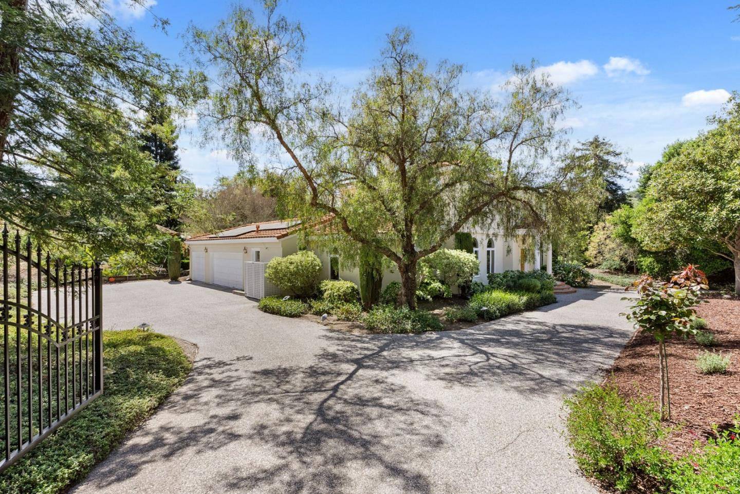 Los Altos Hills, CA 94022,14210 Berry Hill CT