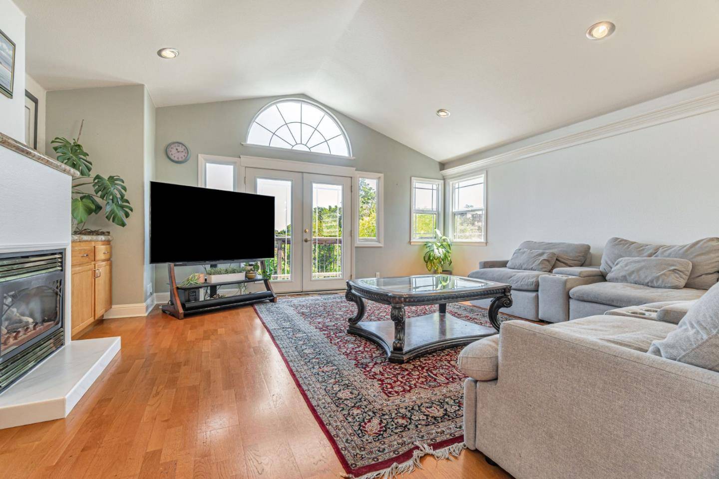 Brisbane, CA 94005,276 San Benito RD