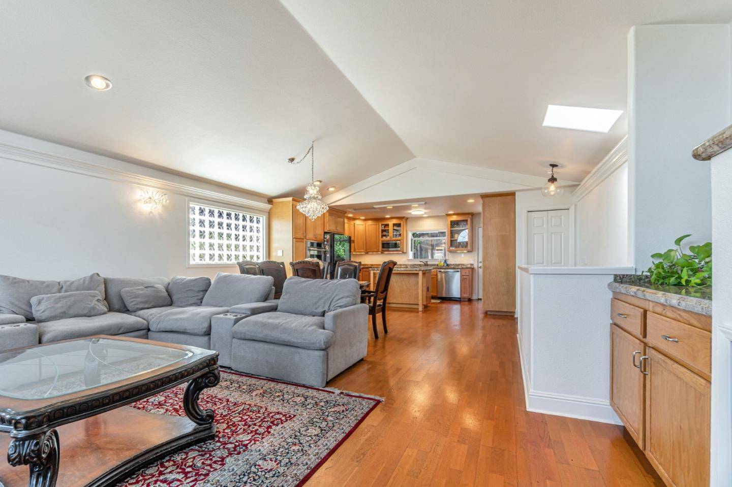 Brisbane, CA 94005,276 San Benito RD