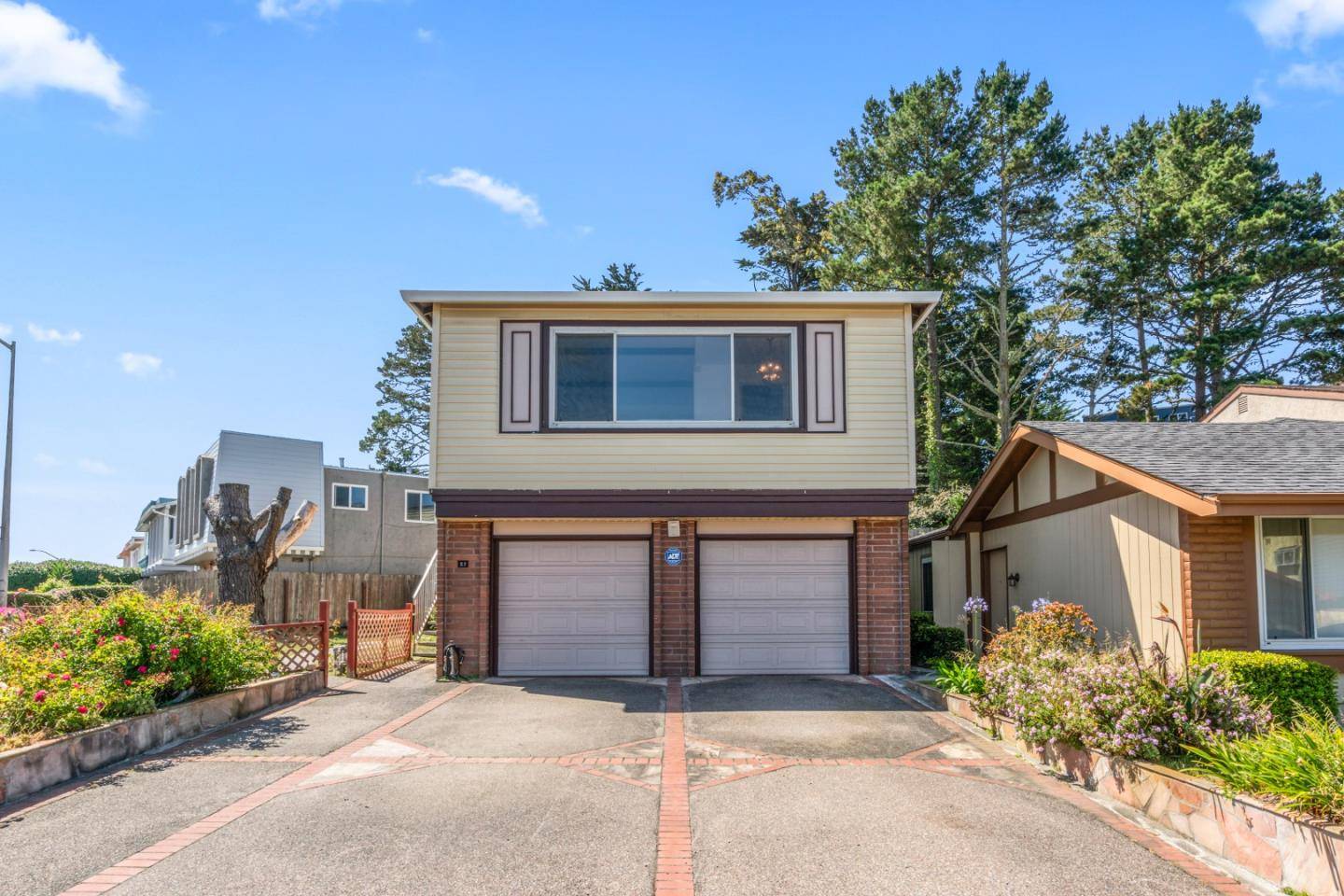 Daly City, CA 94015,27 John Glenn CIR