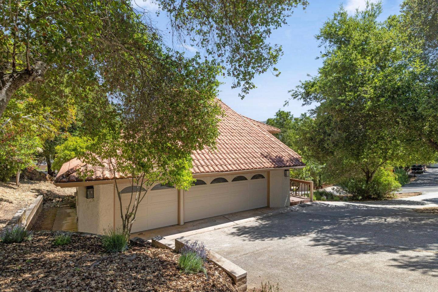Morgan Hill, CA 95037,17710 Holiday DR