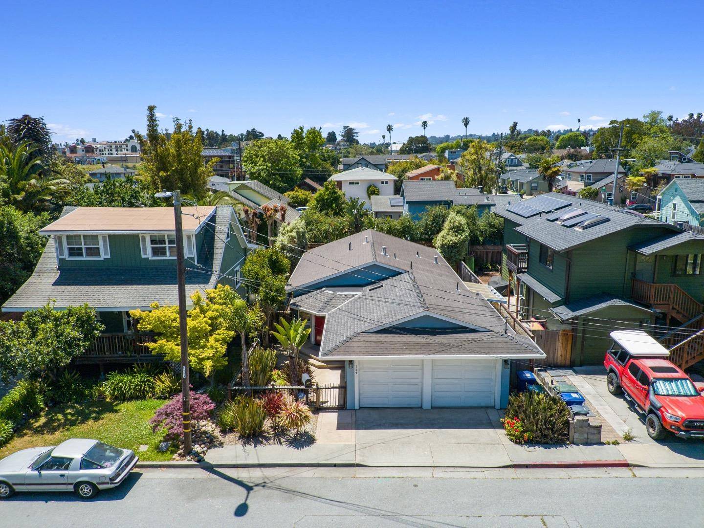 Santa Cruz, CA 95060,139 Jessie ST