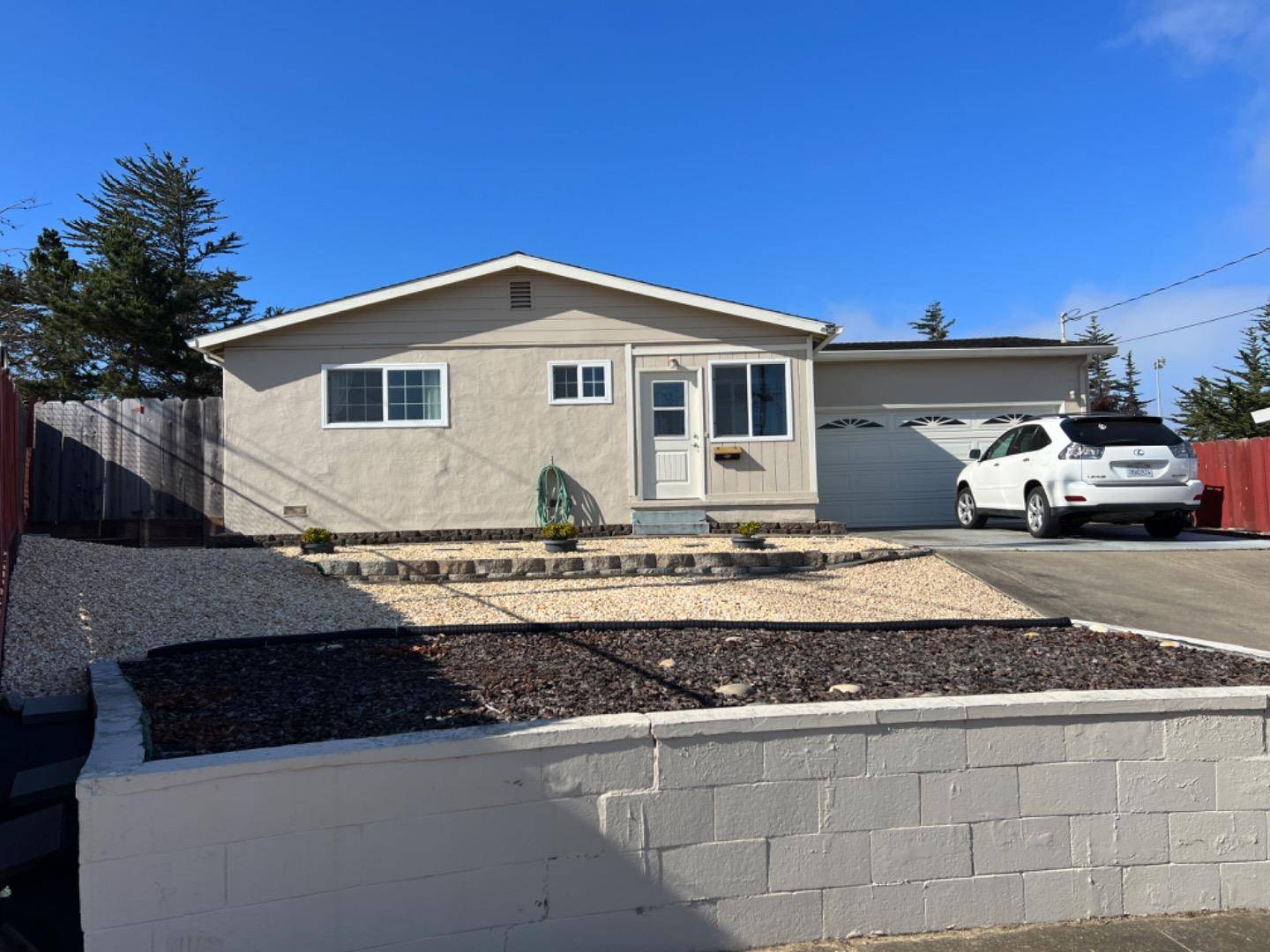 Marina, CA 93933,276 Grant ST