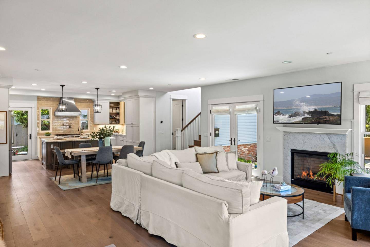 Pacific Grove, CA 93950,155 12th ST