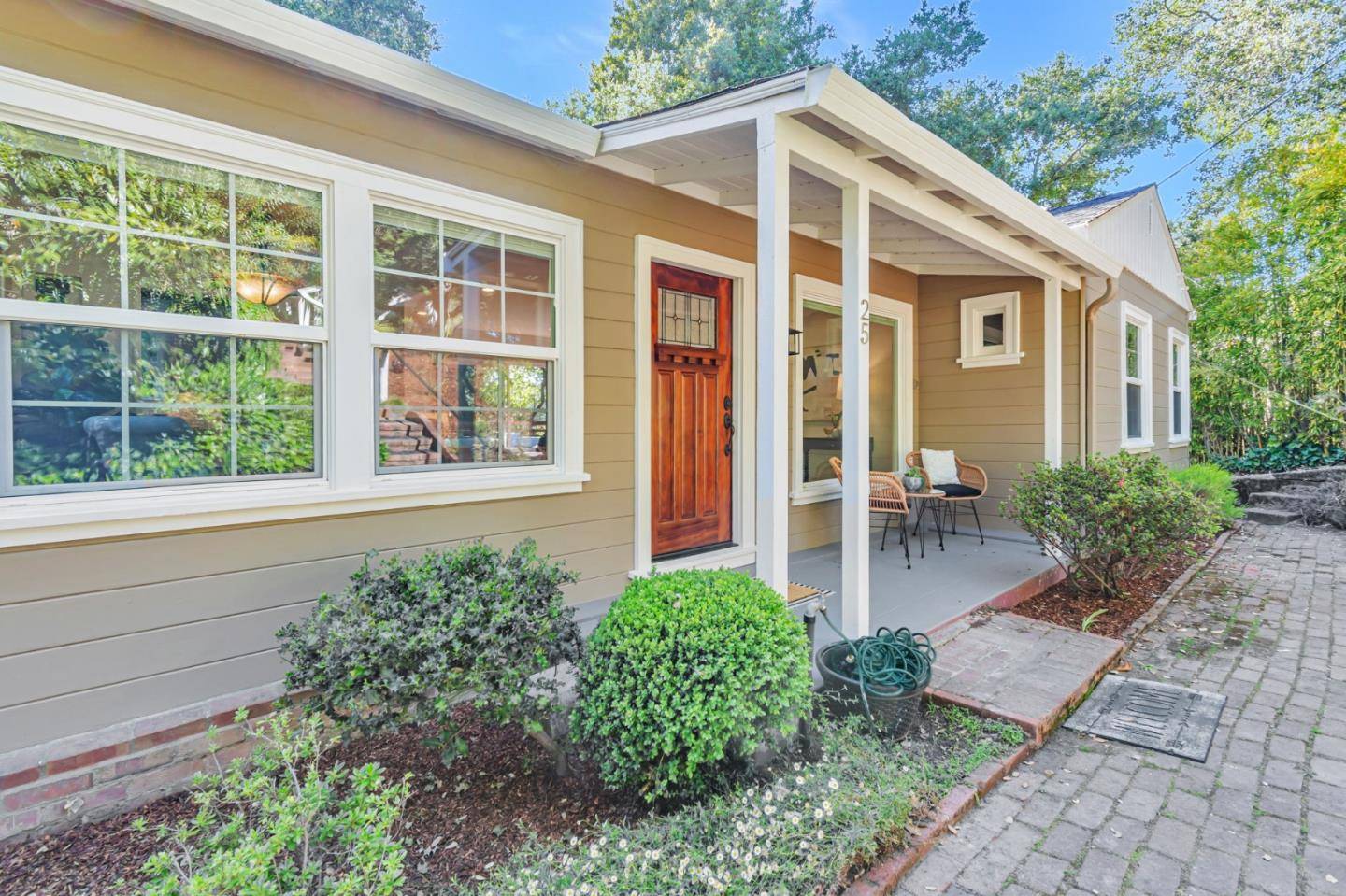 Oakland, CA 94611,25 Overlake CT