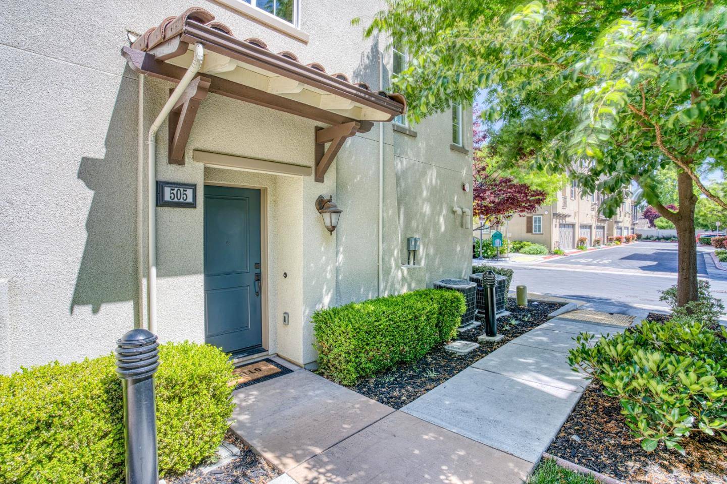 Sunnyvale, CA 94087,505 Holthouse TER