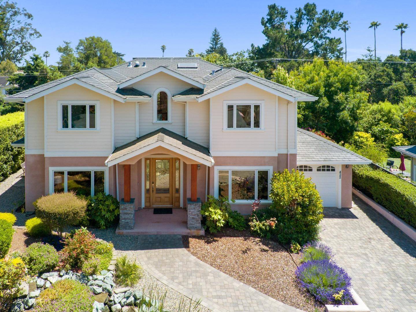 Capitola, CA 95010,422 Mccormick AVE
