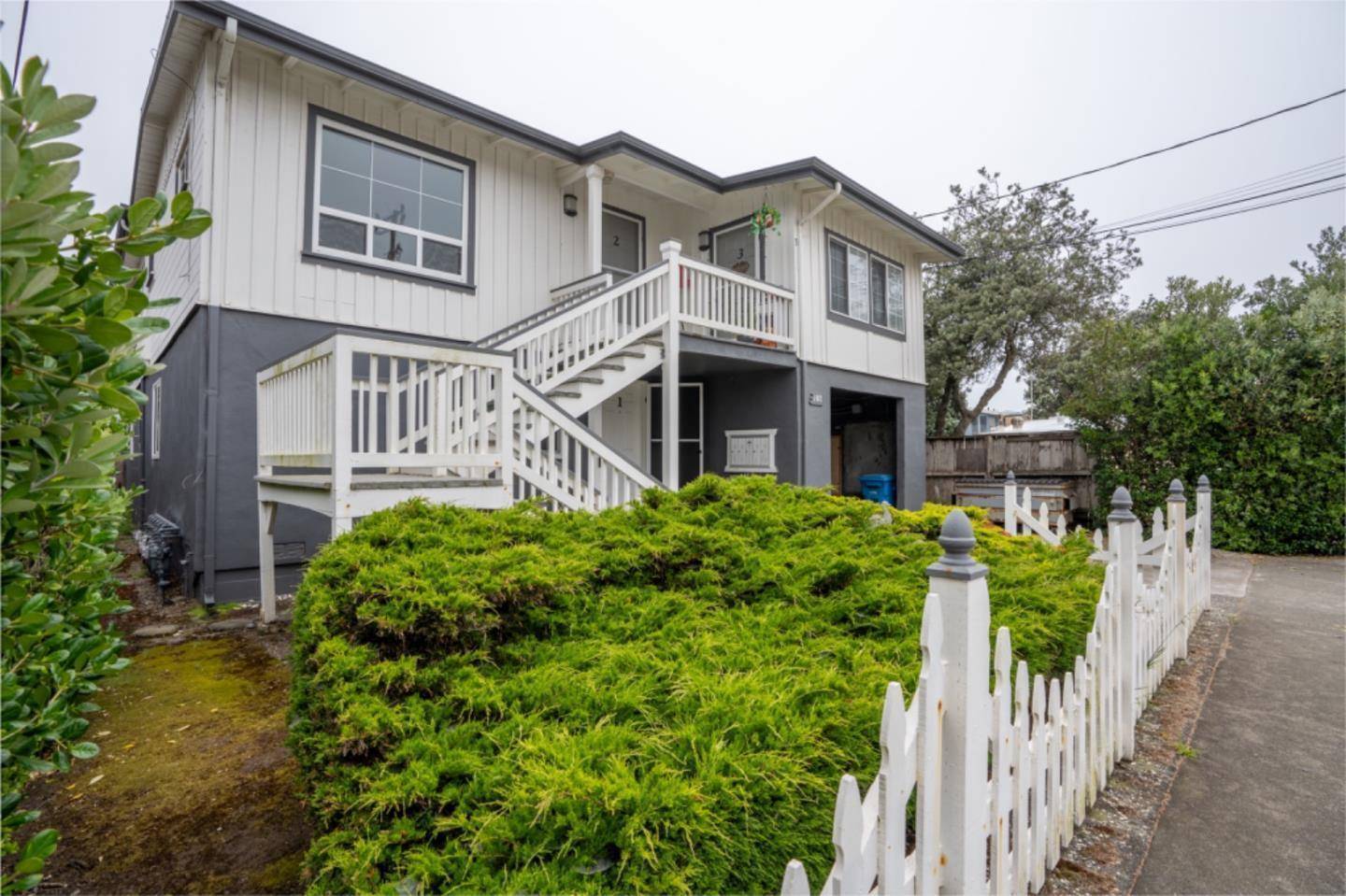 Pacifica, CA 94044,102 Brighton RD 4