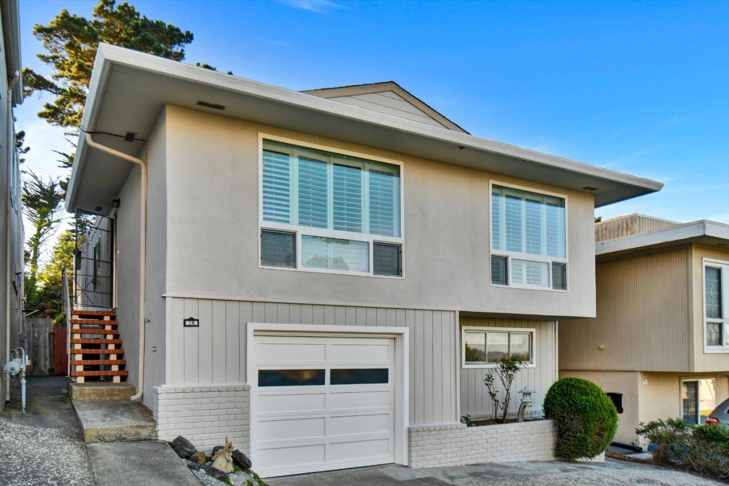 Daly City, CA 94015,16 Christopher CT