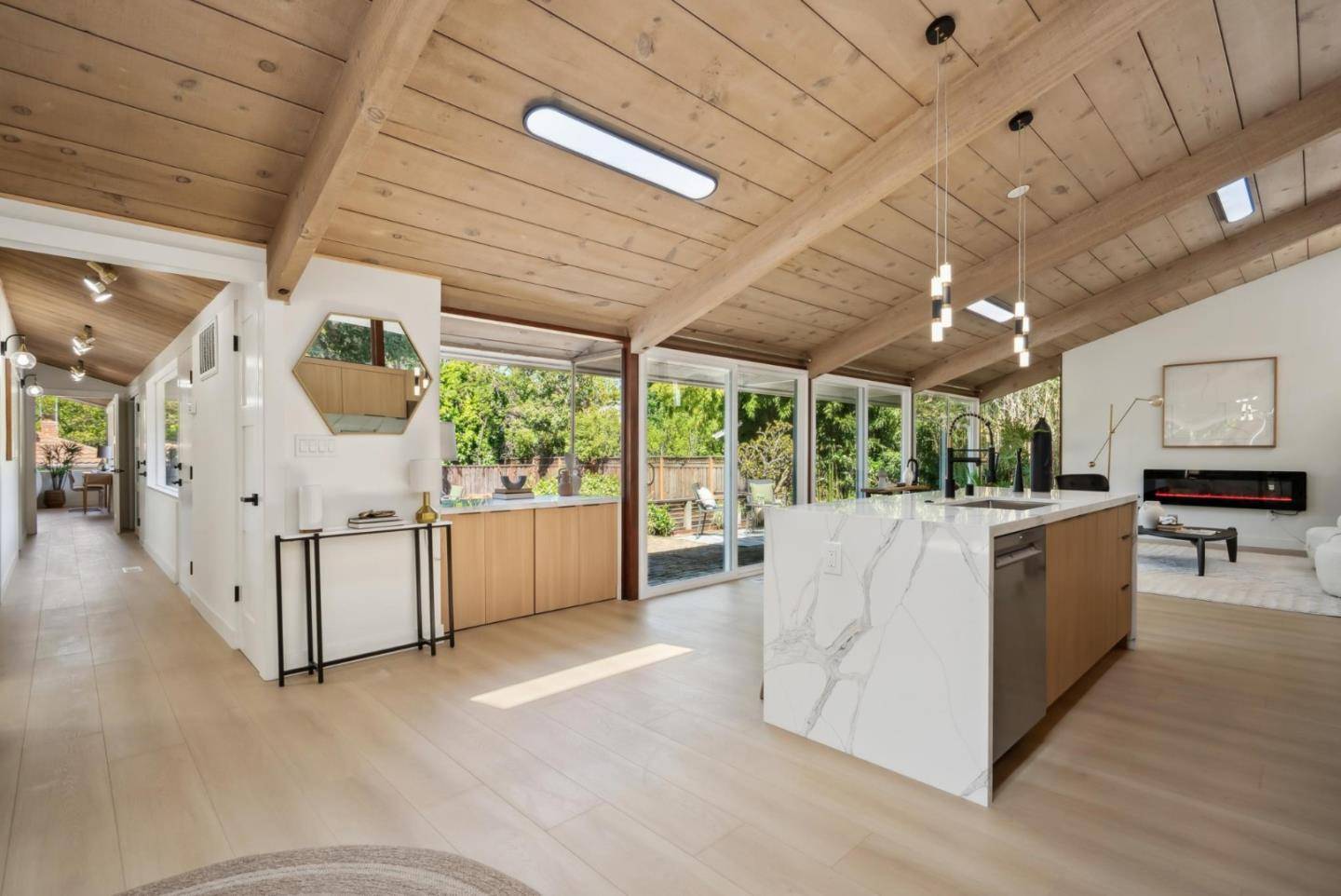 Menlo Park, CA 94025,2047 Sharon RD