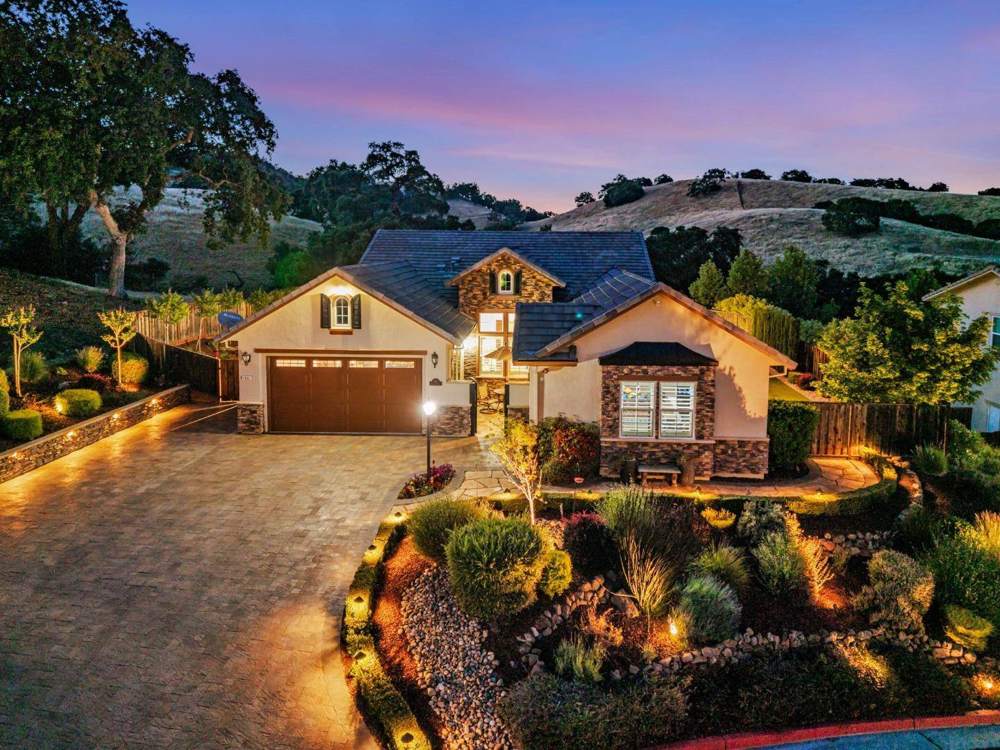 Gilroy, CA 95020,1861 Carob CT