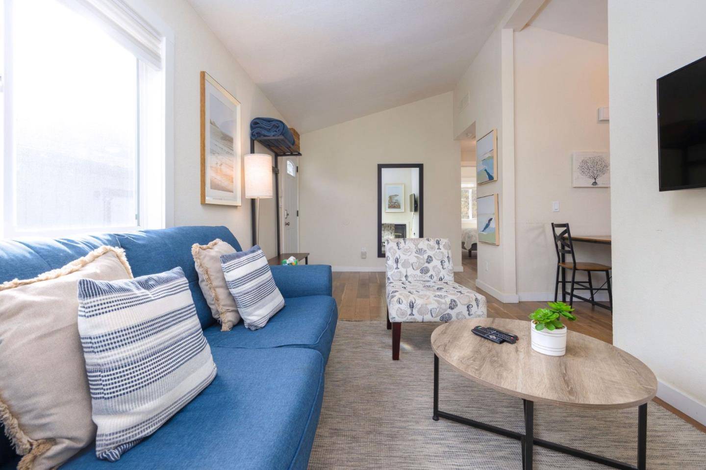 Pacifica, CA 94044,472 Lewis LN