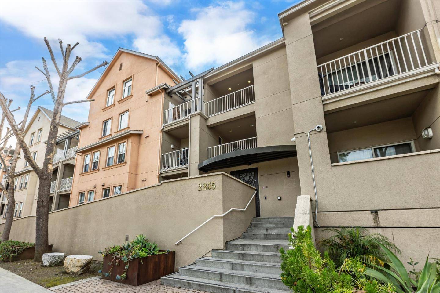 Mountain View, CA 94040,2255 Showers DR 363