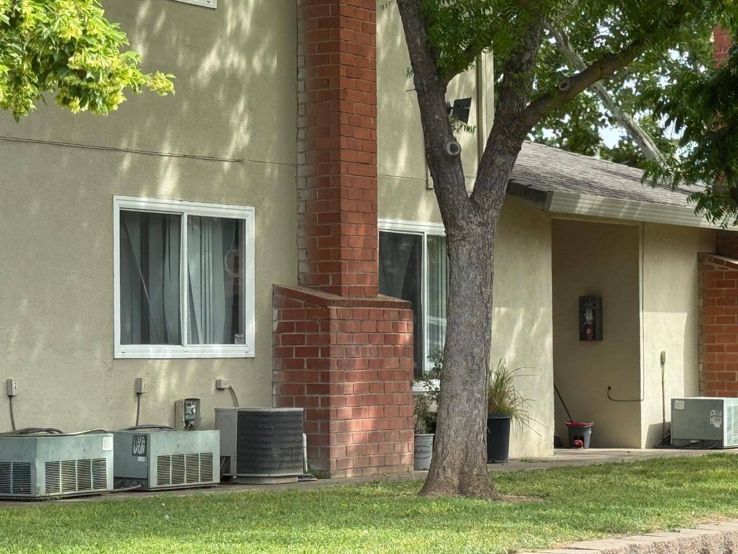 Sacramento, CA 95824,4129 Apostolo CIR