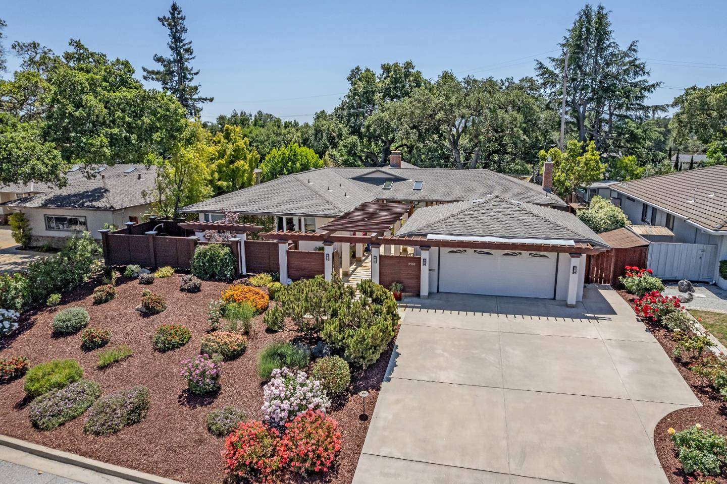 Saratoga, CA 95070,19740 GLEN BRAE DR