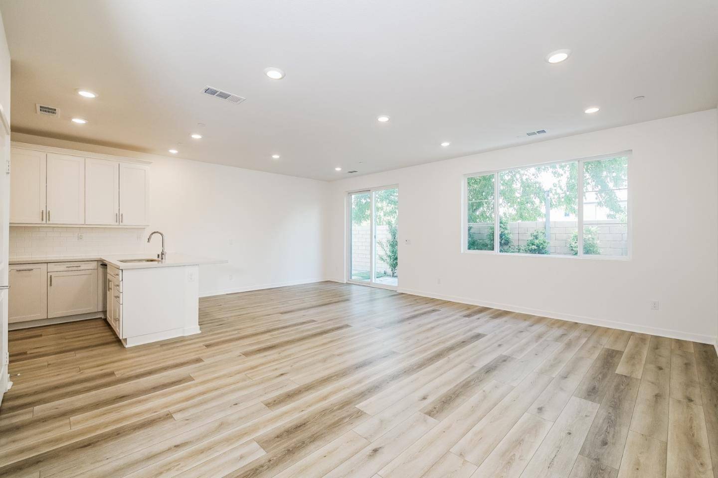 Northridge, CA 91325,8255 N Sophie CT