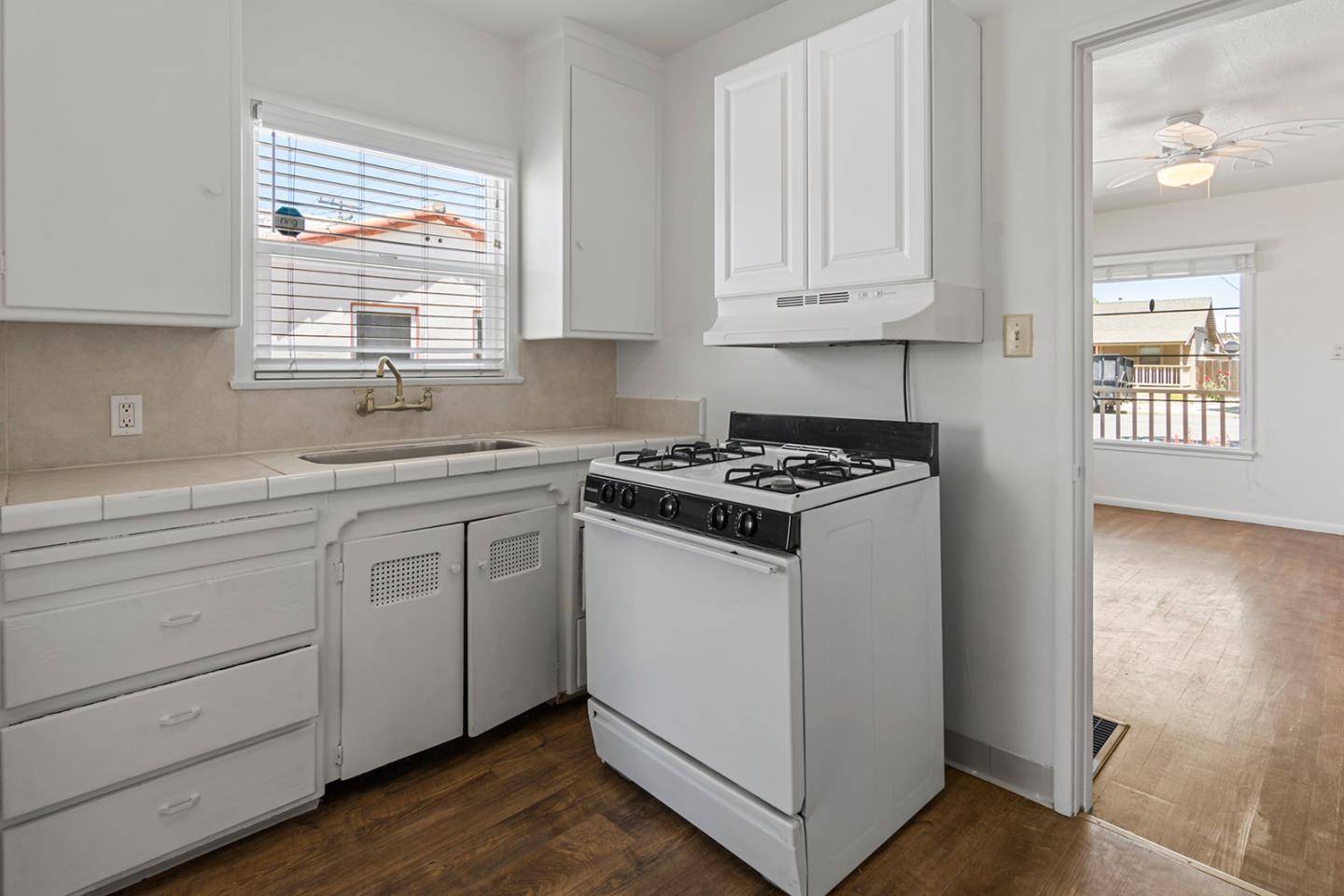 King City, CA 93930,212 S 2nd ST