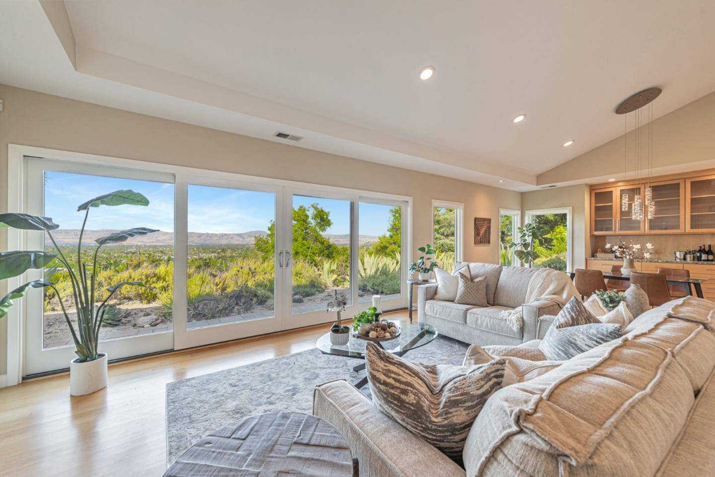 Los Gatos, CA 95032,15010 Larga Vista DR