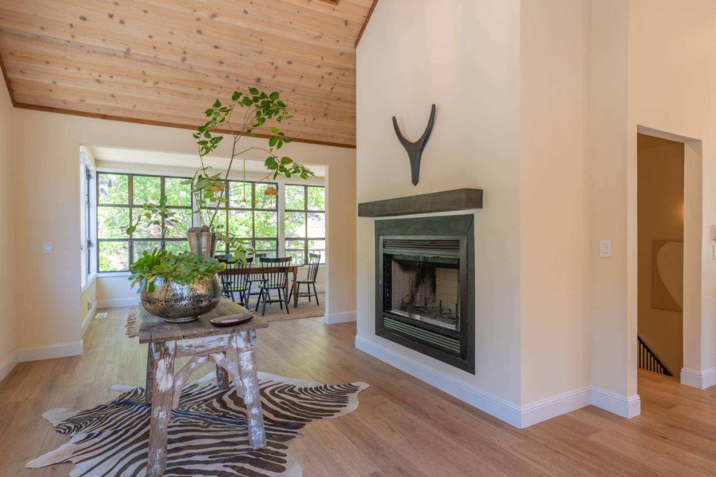 Carmel Valley, CA 93924,31315 Via La Naranga