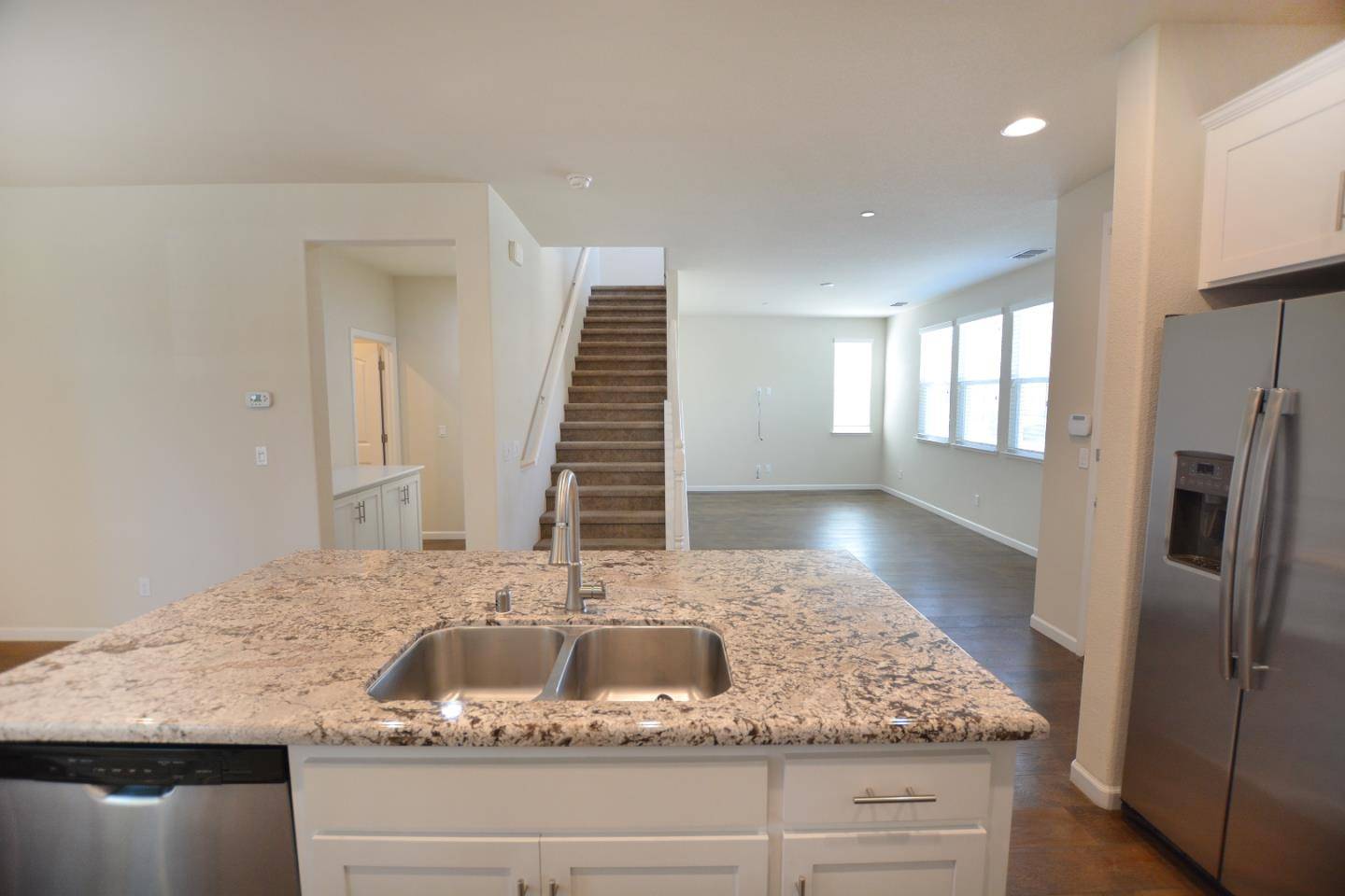 Modesto, CA 95355,3936 Purple Finch LN