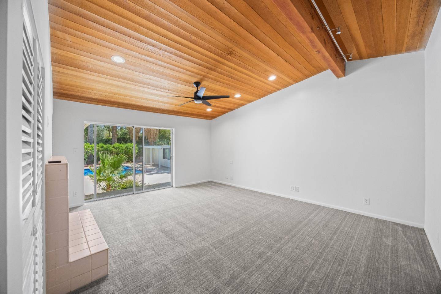 Palm Springs, CA 92264,255 W Camino Buena VIS