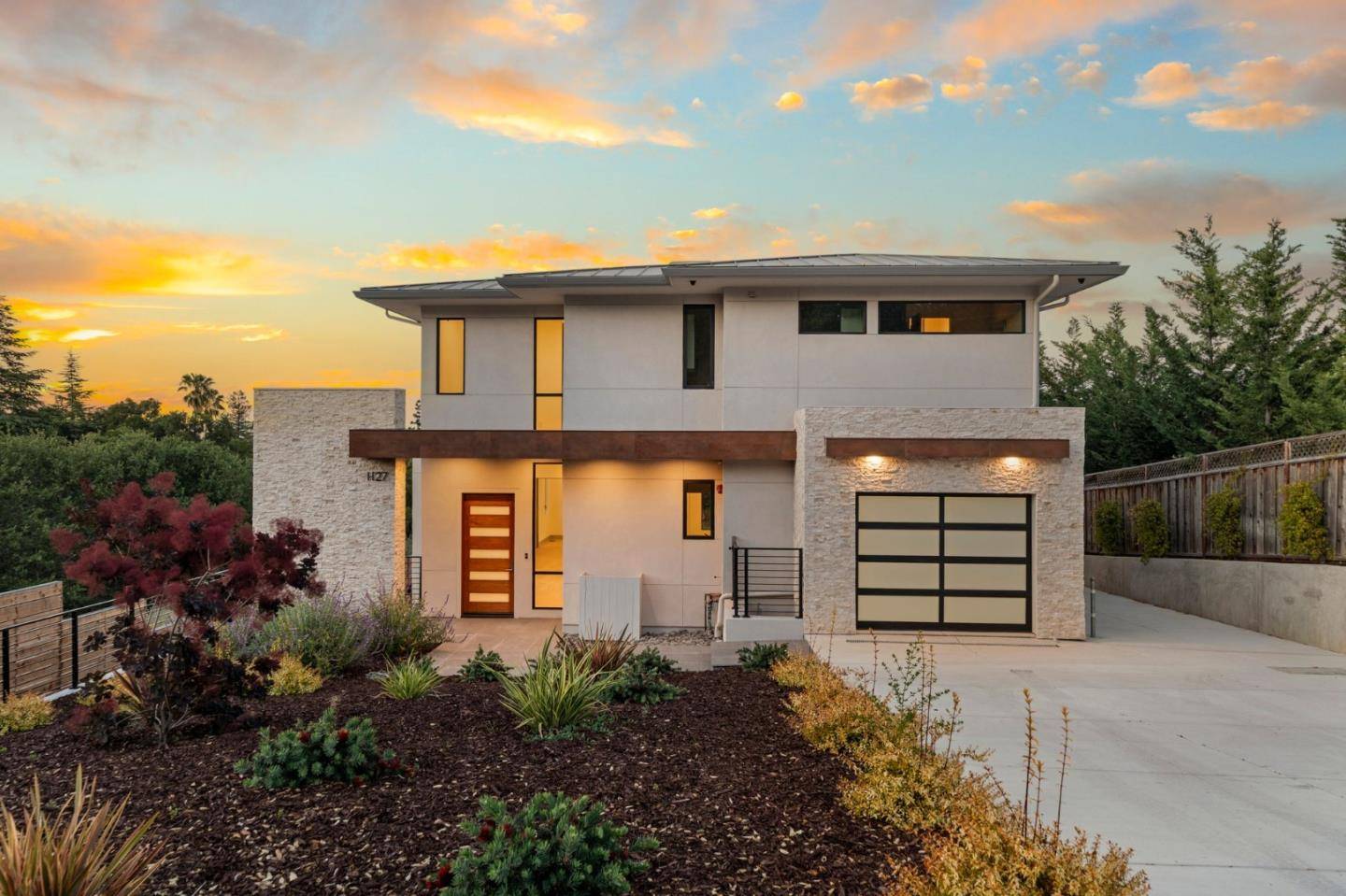 Los Altos, CA 94024,1127 Hillslope PL