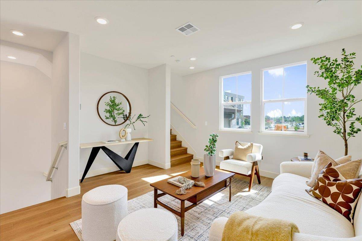 San Jose, CA 95131,1011 Bellante LN 4