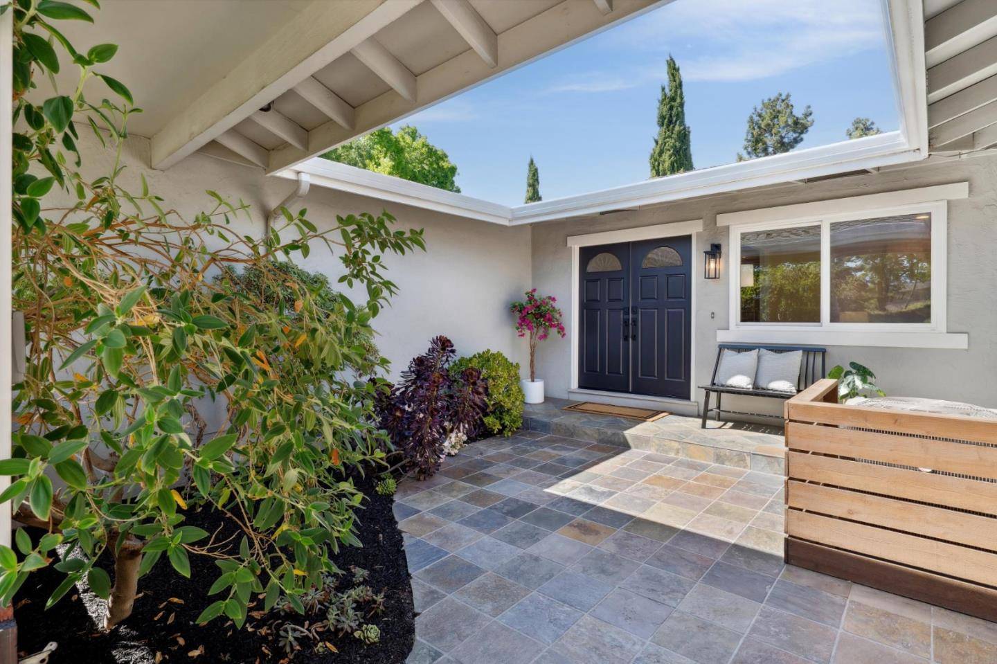 Sunnyvale, CA 94087,1410 Thunderbird AVE