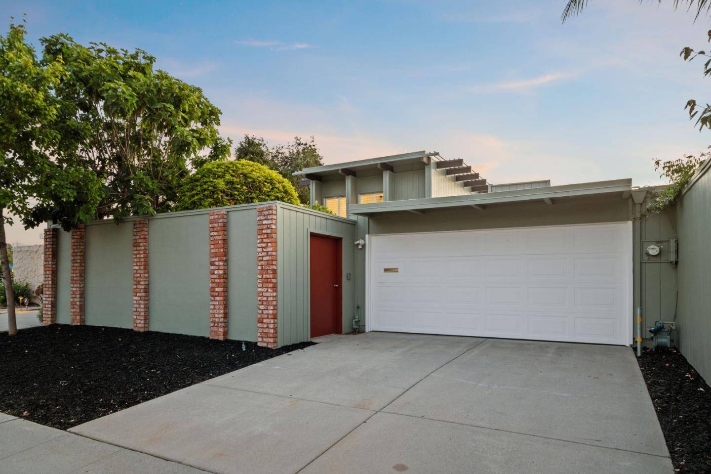 Sunnyvale, CA 94087,1393 Sydney DR