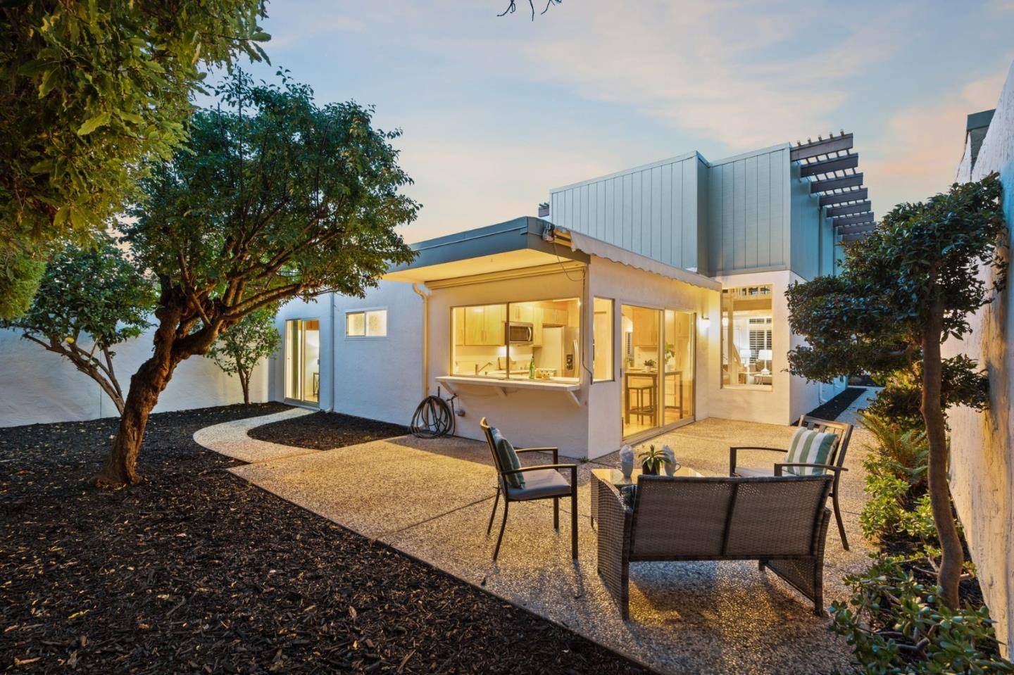 Sunnyvale, CA 94087,1393 Sydney DR