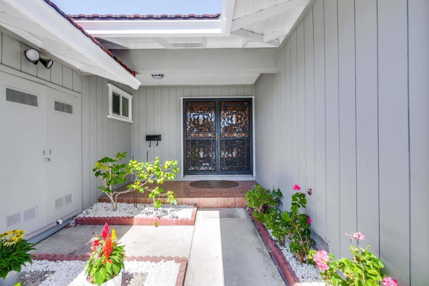 Sunnyvale, CA 94086,985 Reed AVE