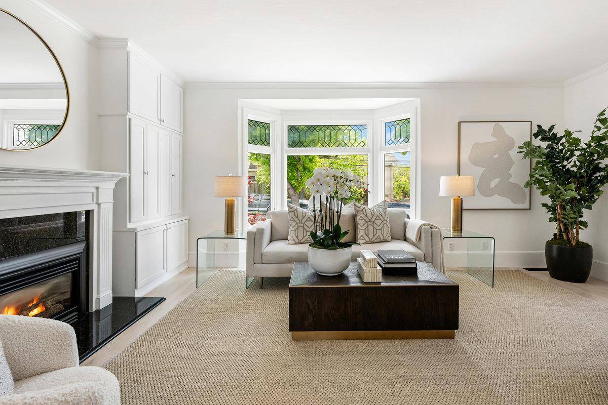 Burlingame, CA 94010,1224 Edgehill DR