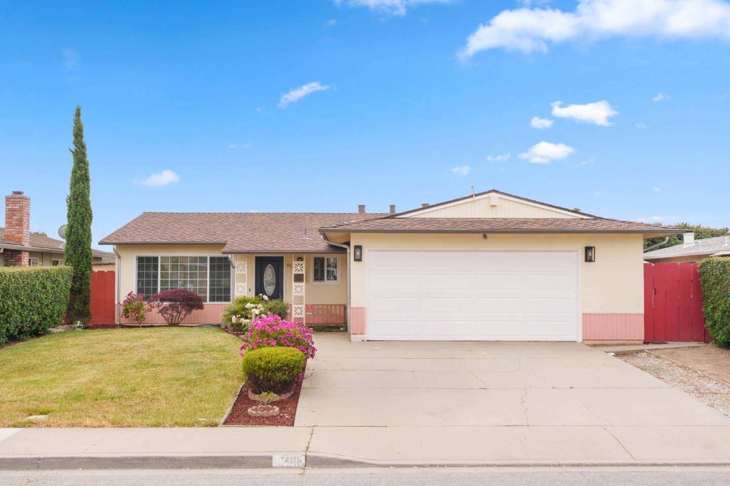 Salinas, CA 93906,556 Los Coches AVE