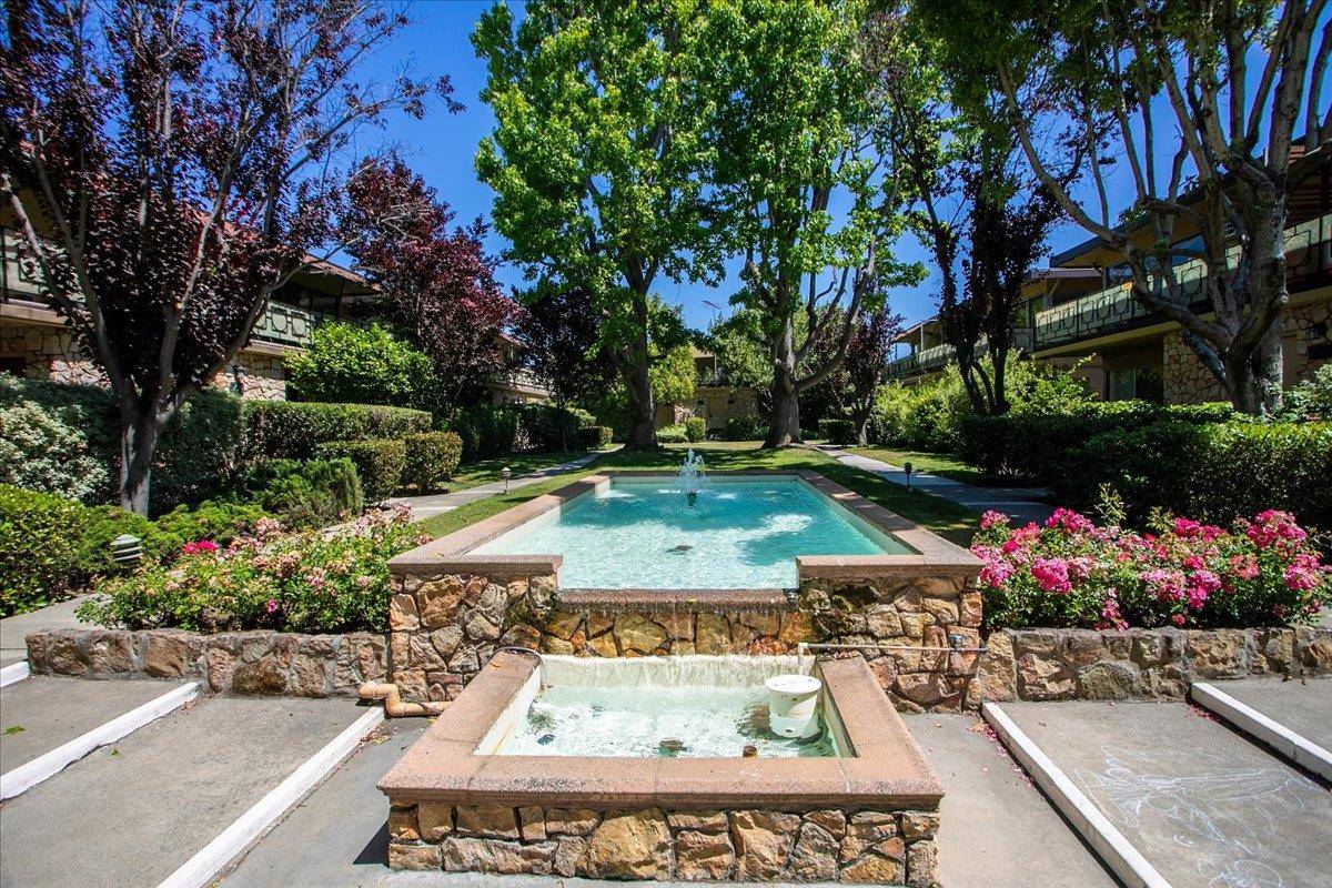 Palo Alto, CA 94301,762 University AVE