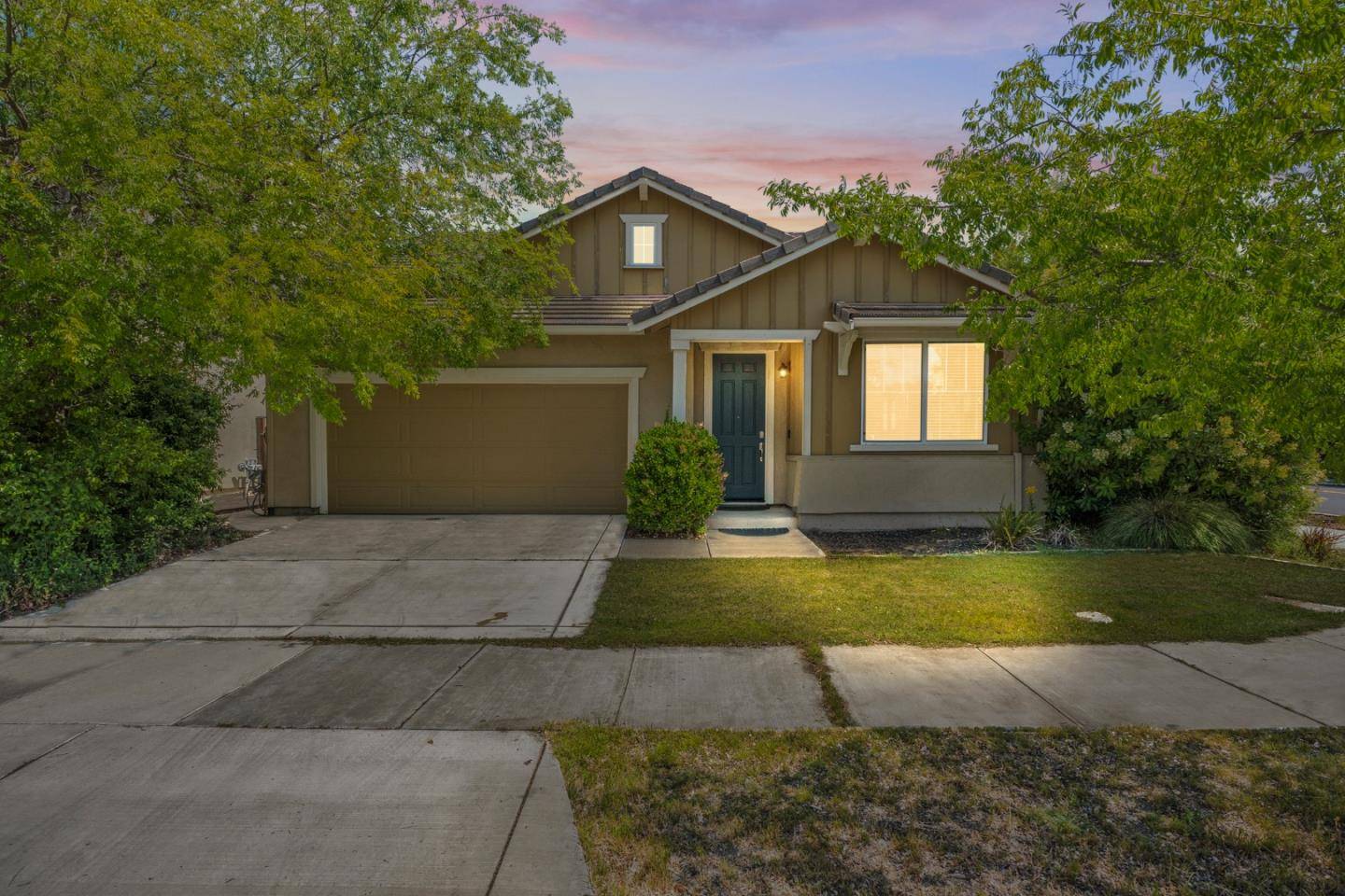 Lathrop, CA 95330,1141 Navigator DR