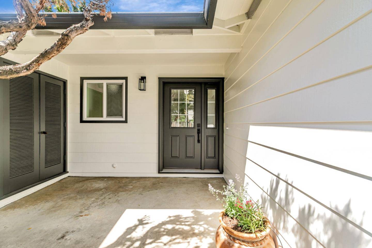 Sunnyvale, CA 94087,657 Coleraine CT