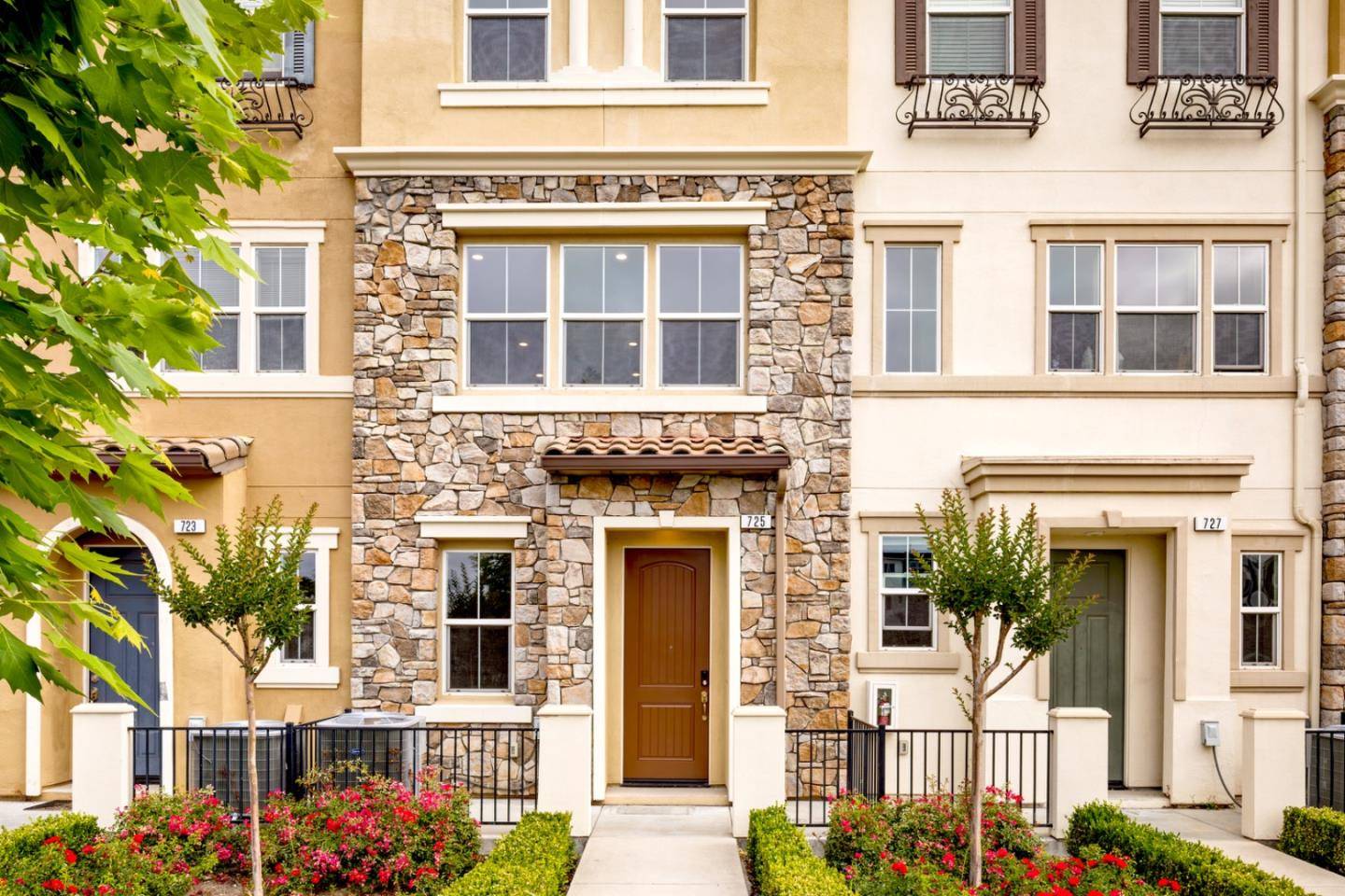 Milpitas, CA 95035,725 Garden