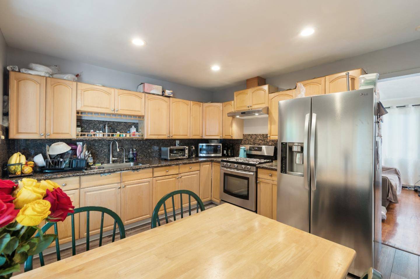 East Palo Alto, CA 94303,2547 Hazelwood WAY