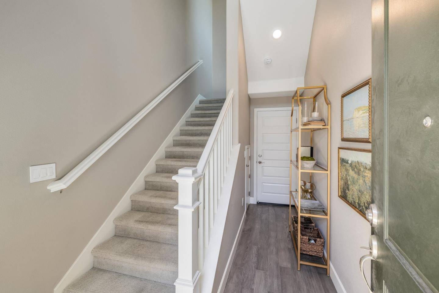 Redwood City, CA 94063,3 Lisbon LN