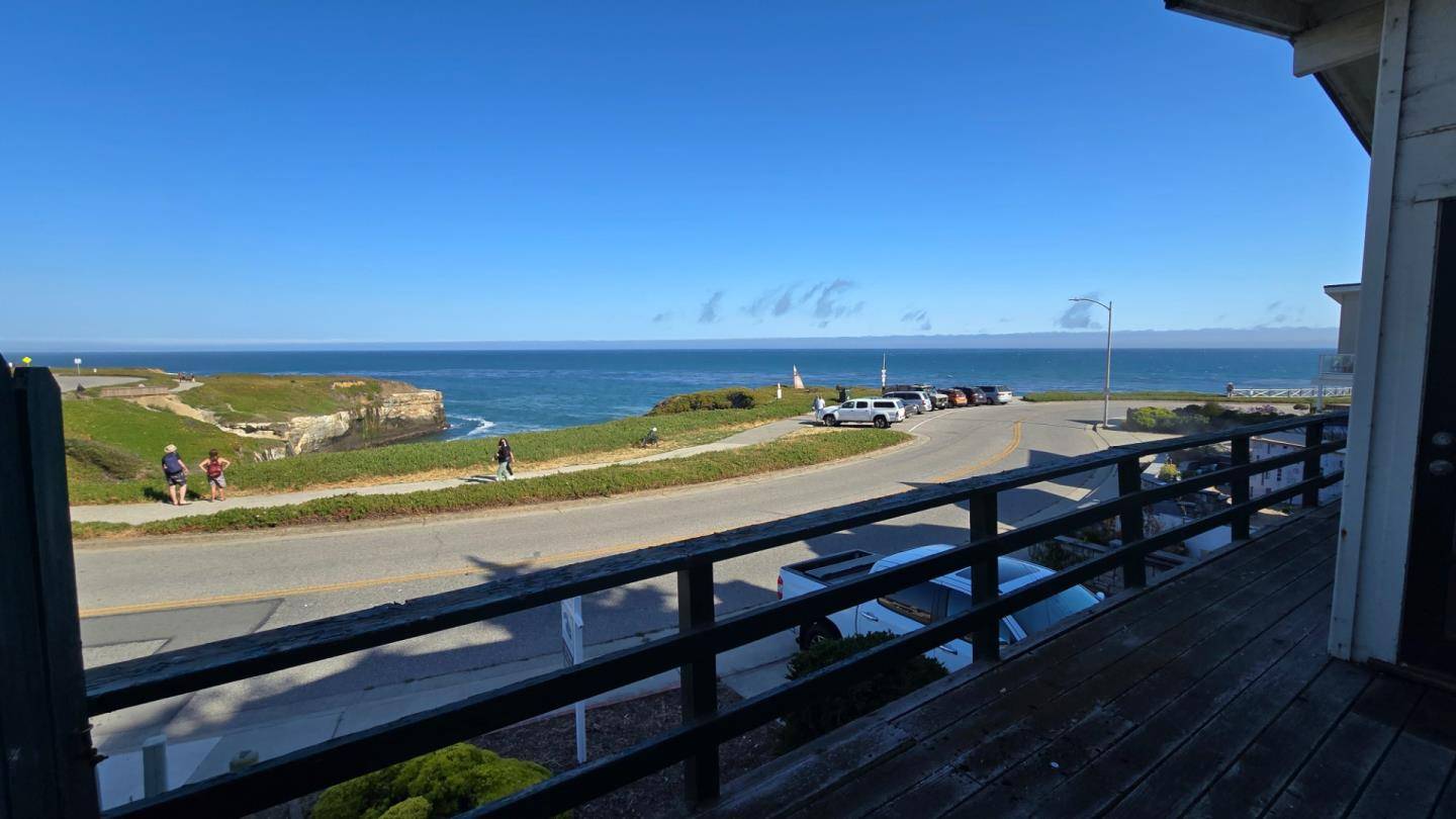 Santa Cruz, CA 95060,2214 W Cliff DR