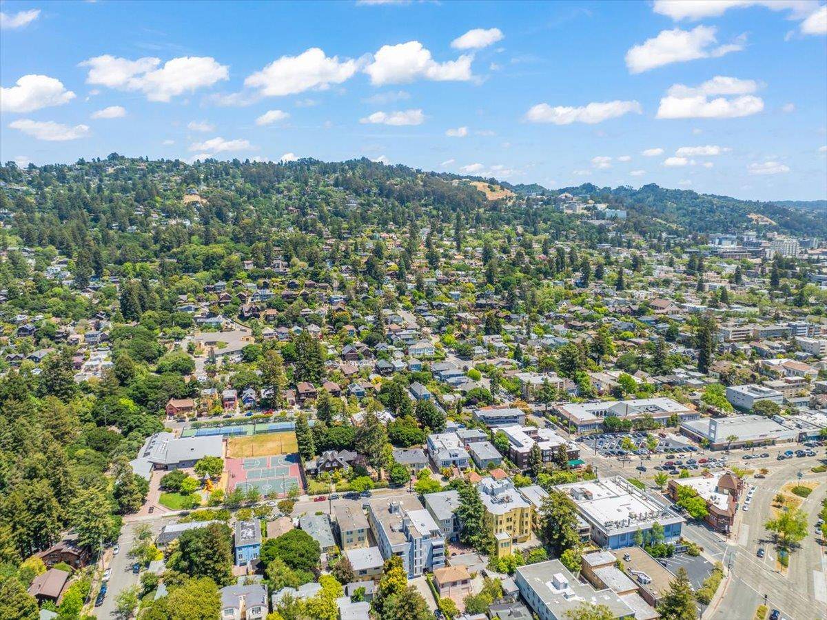 Berkeley, CA 94709,1322 Shattuck AVE