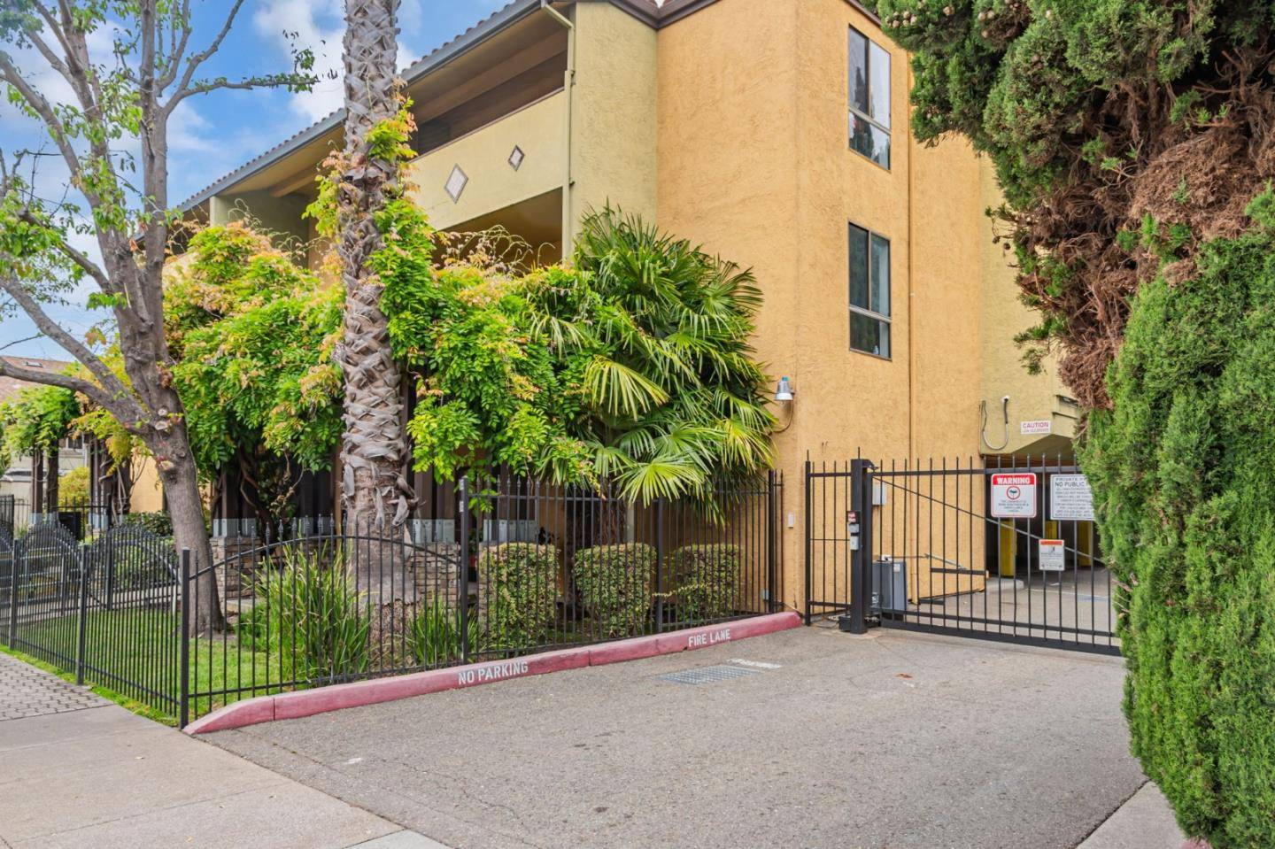 San Leandro, CA 94578,16006 E 14th ST 106