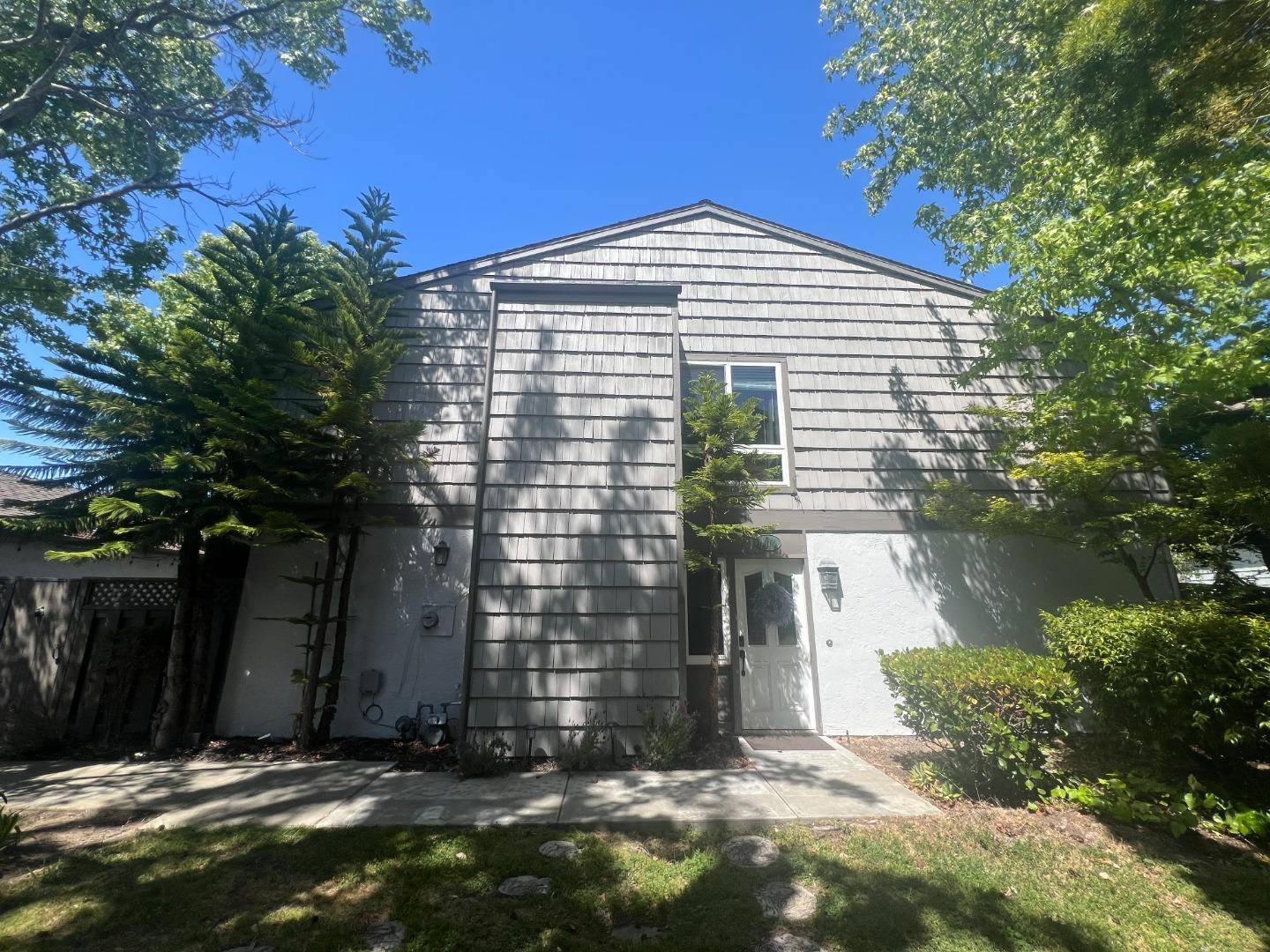 Foster City, CA 94404,971 Marquette LN