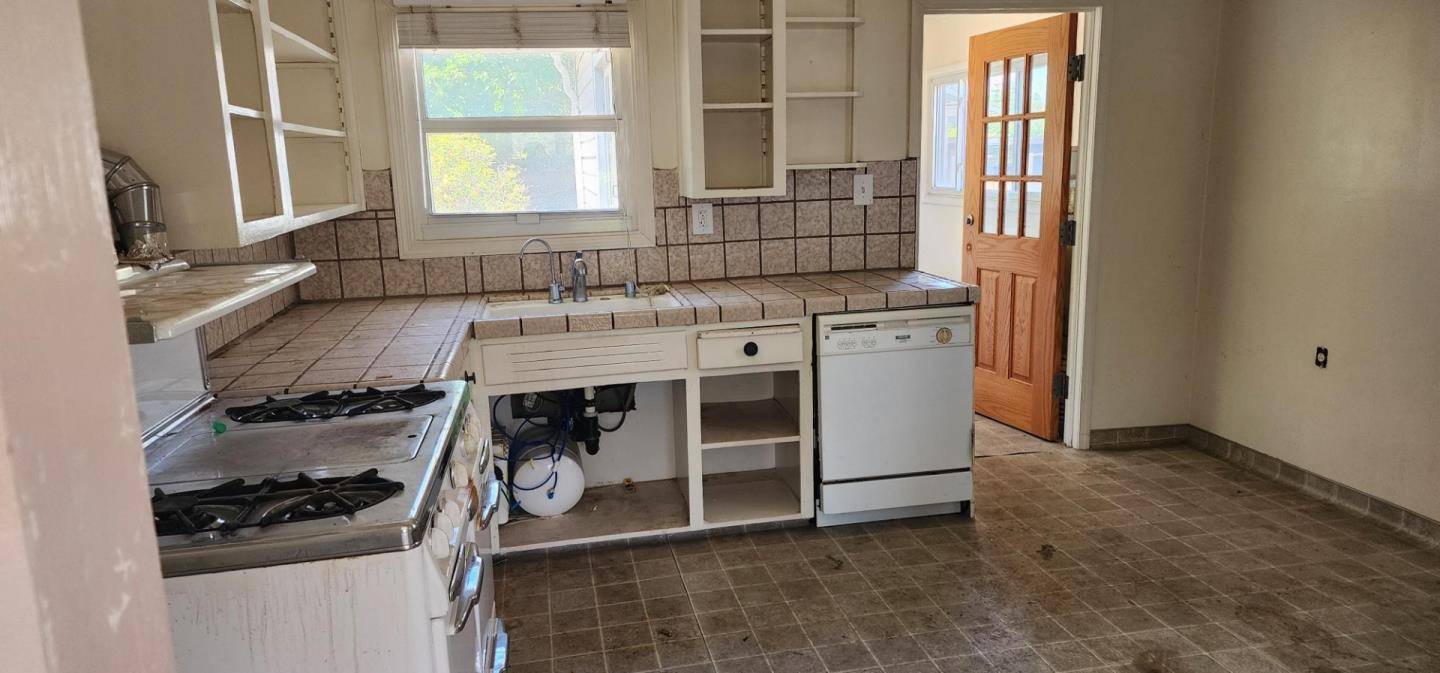Santa Clara, CA 95054,4320 Bassett ST